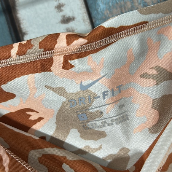 Nike dry fit small camouflage leggings - Picture 10 of 13